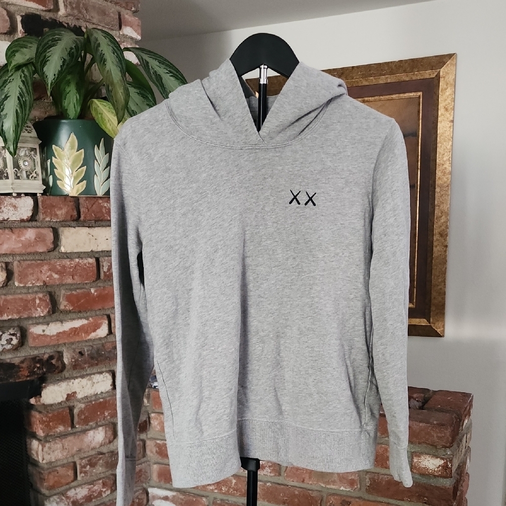 Uniqlo x KAWS Gray Hoodie XX Logo Men’s Small